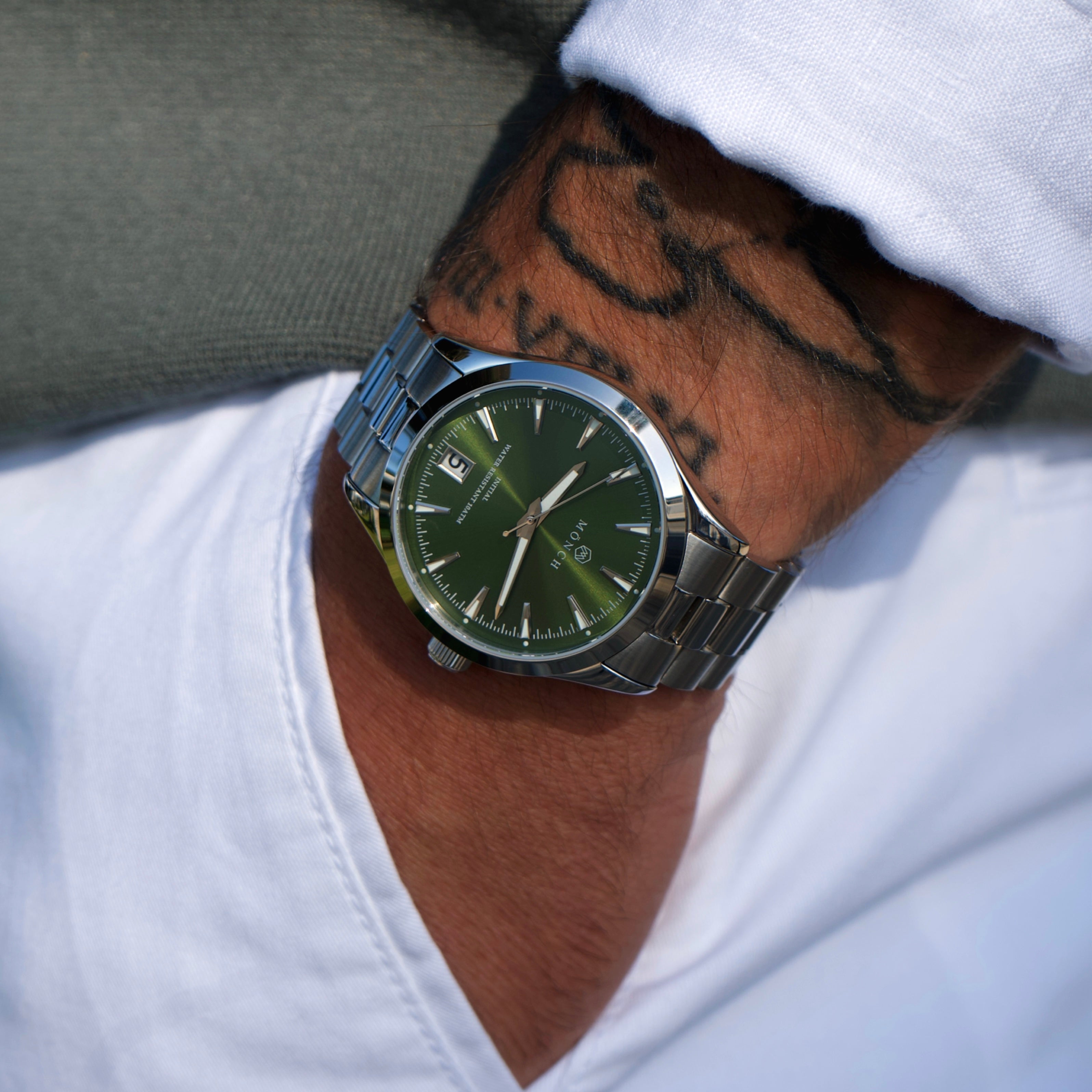 INITIAL, VERTE-Men's 40mm Dial - 10ATM Water Resistant - Date - Stainless Steel - MÖNCH