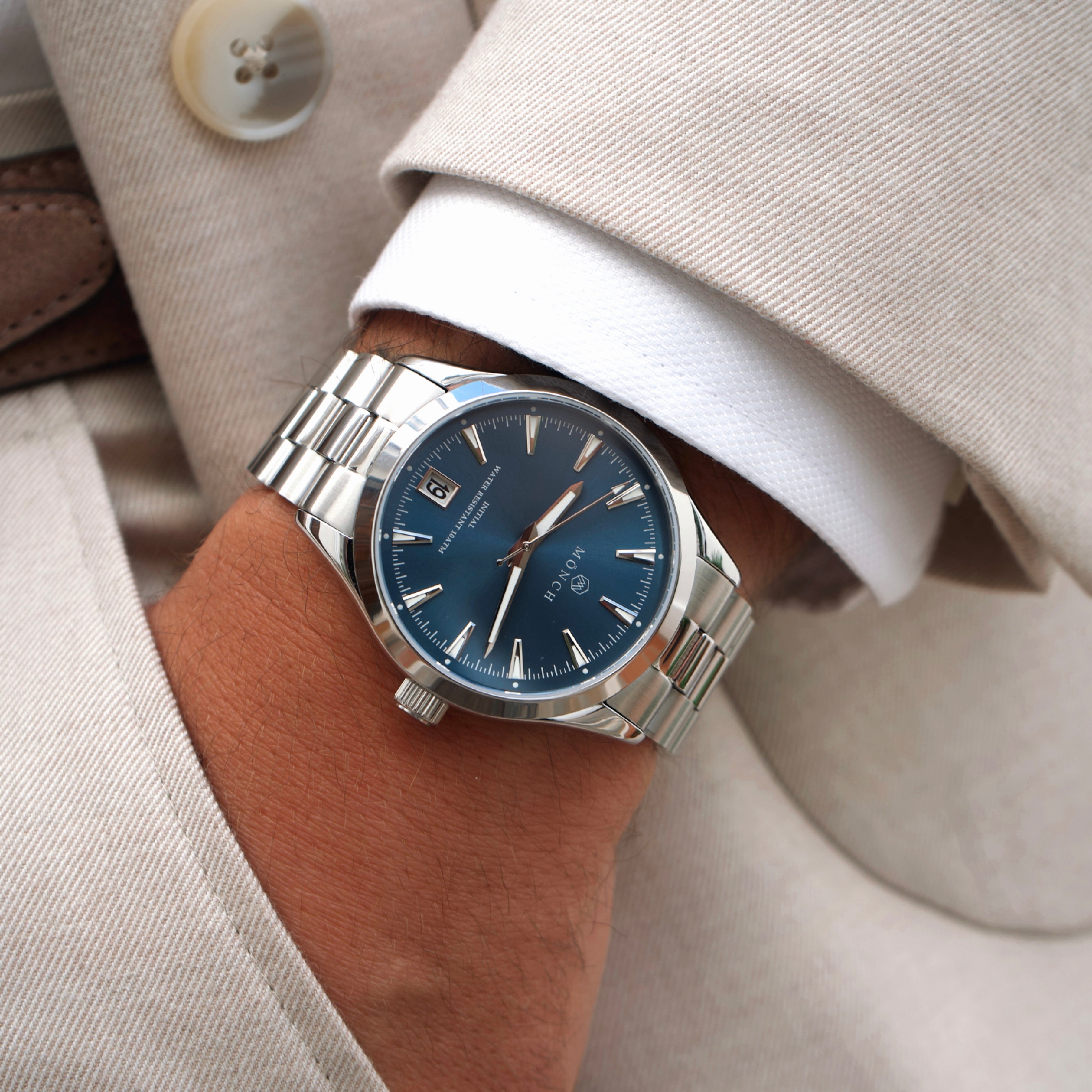 INITIAL, ROYAL BLUE-Men's 40mm Dial - 10ATM Water Resistant - Date - Stainless Steel - MÖNCH