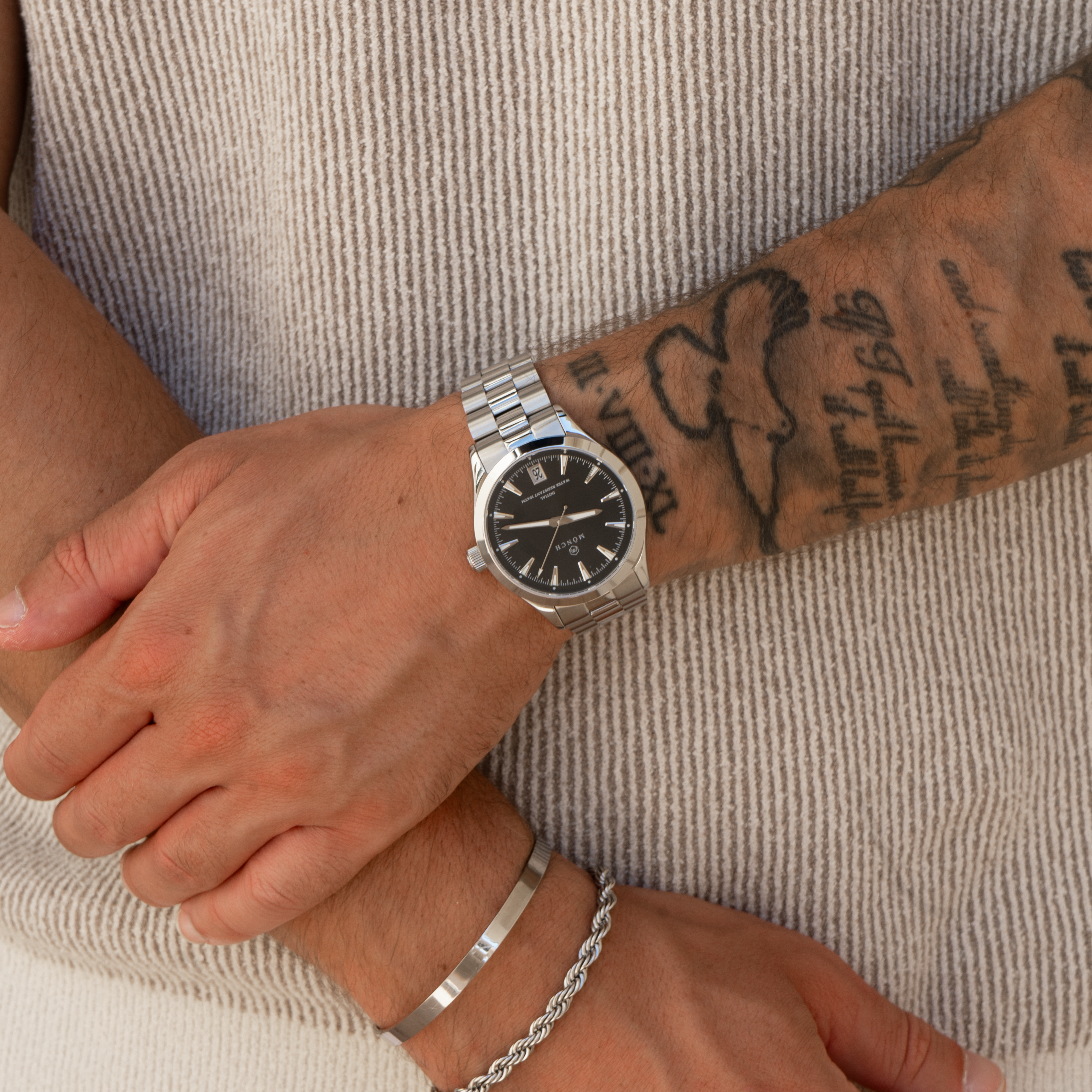 INITIAL, NOIR-Men's 40mm Dial - 10ATM Water Resistant - Date - Stainless Steel - MÖNCH