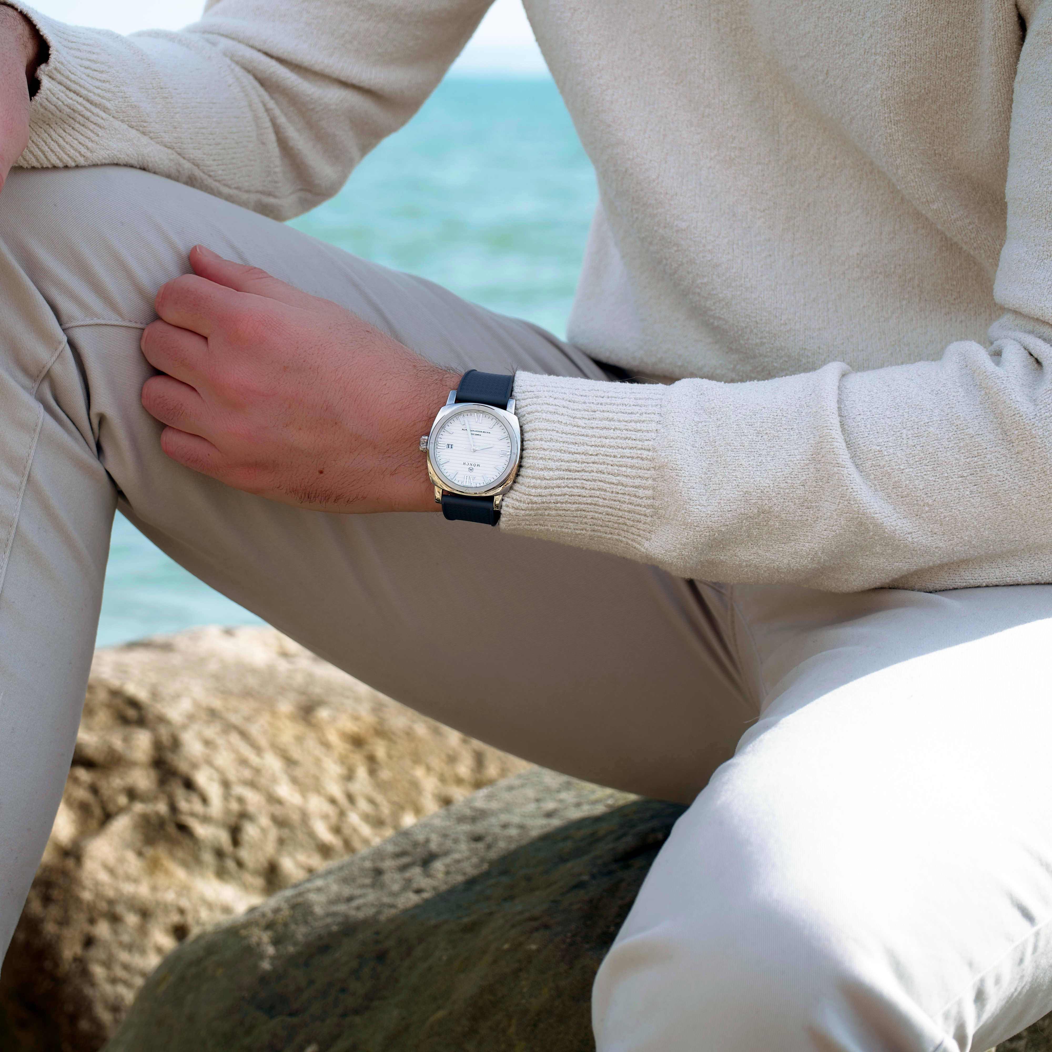 Timeless, Grey Rubber-Men's White Dial Watch - 40mm - 10ATM Water Resistant - MÖNCH