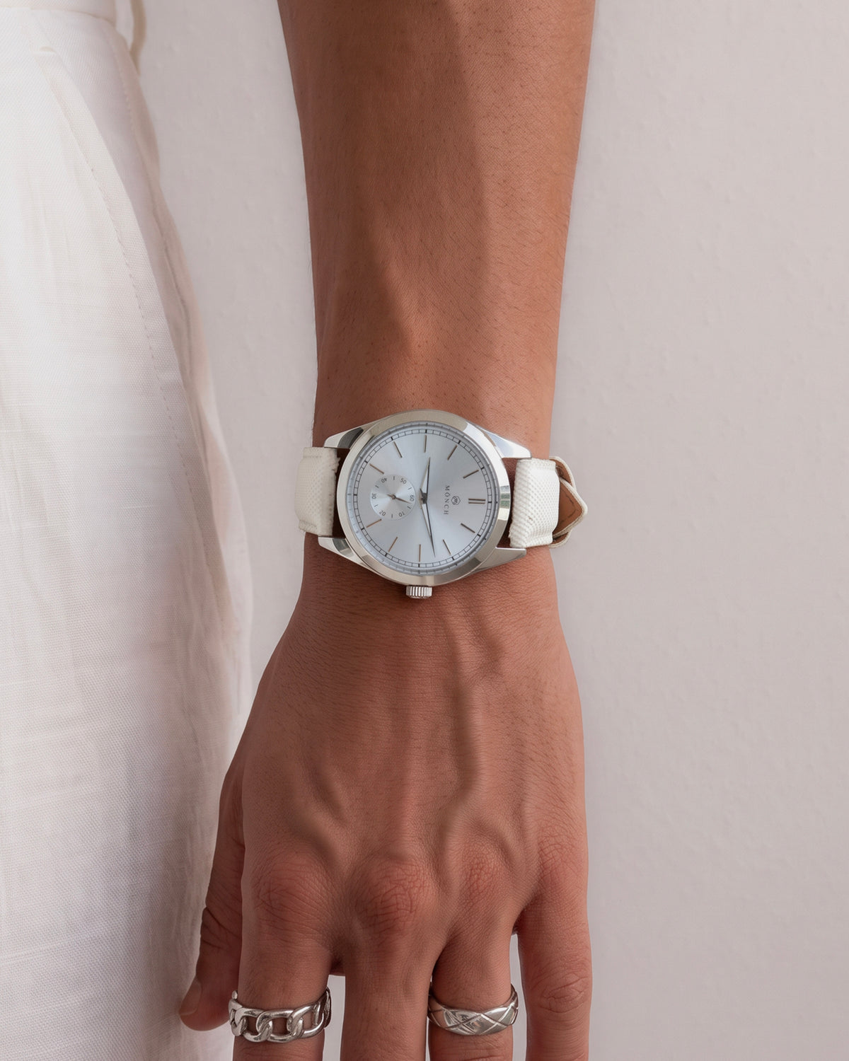 INITIAL, HYBRID STRAP